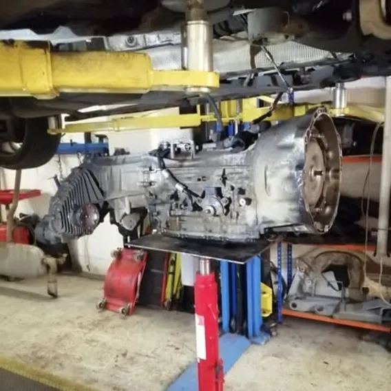 Car-Pol Workshop Interior